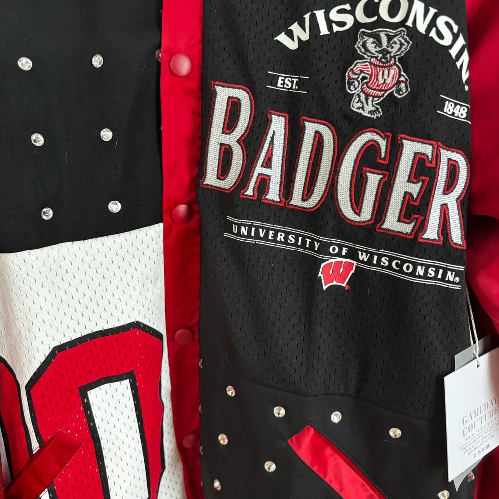 Gameday Couture Wisconsin Badgers bomber jacket size medium NWT - Picture 3 of 3